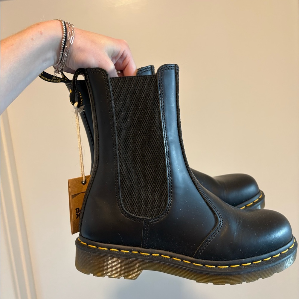 Dr. Martens hi Chelsea black leather boot NWT